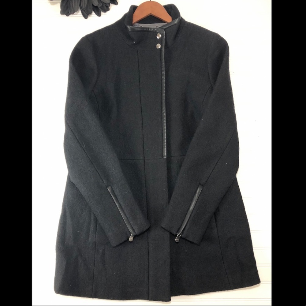 NWOT Banana Republic black coat L 14